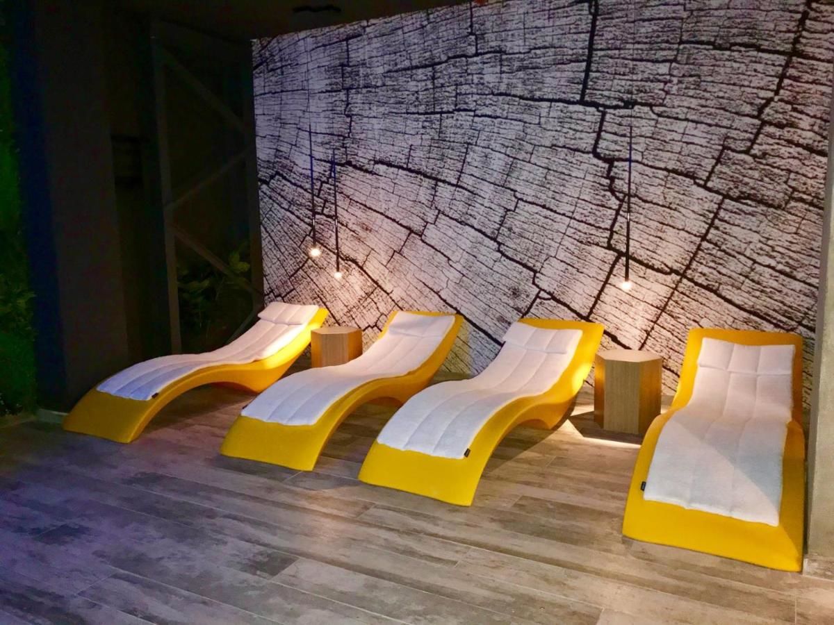 Отель Hotel Lux Divina Брашов-19
