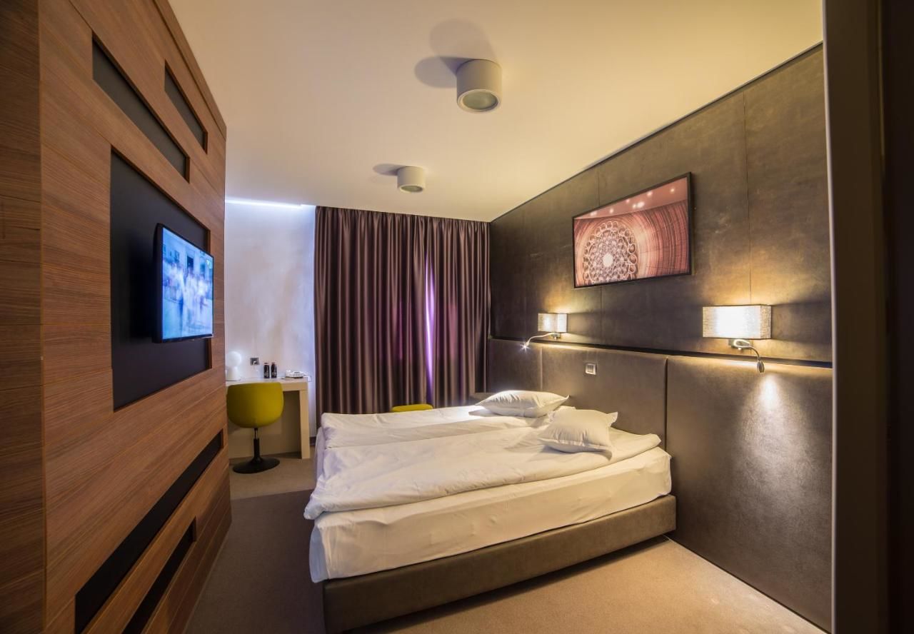 Отель Hotel Lux Divina Брашов-26
