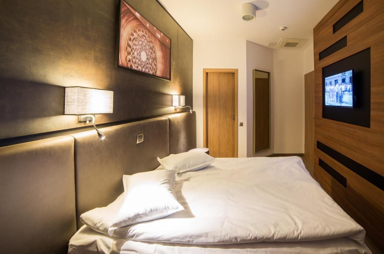 Отель Hotel Lux Divina Брашов-28