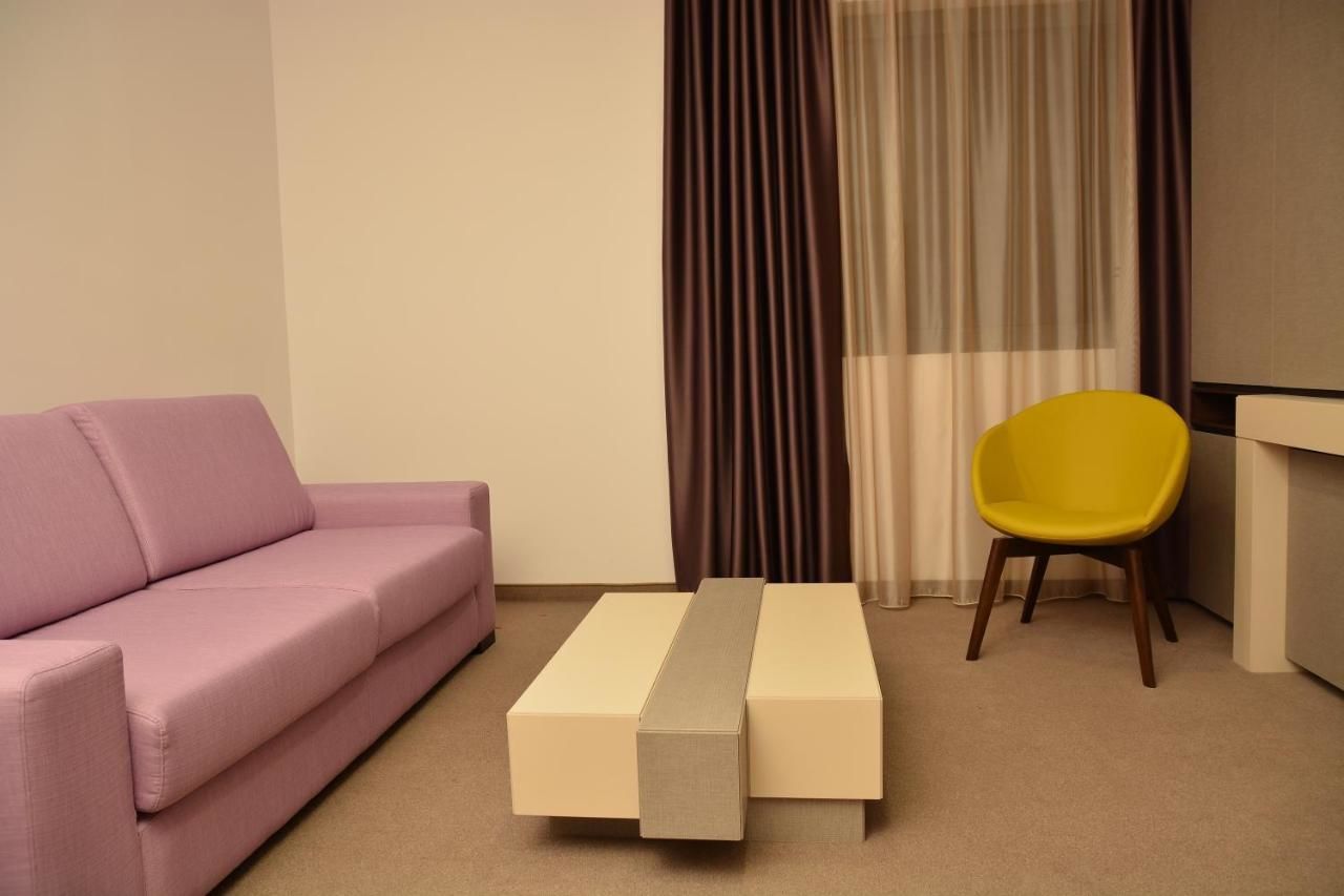 Отель Hotel Lux Divina Брашов-29