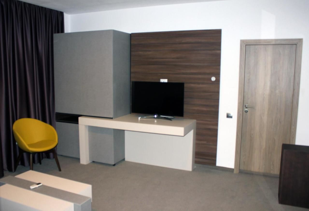 Отель Hotel Lux Divina Брашов-31