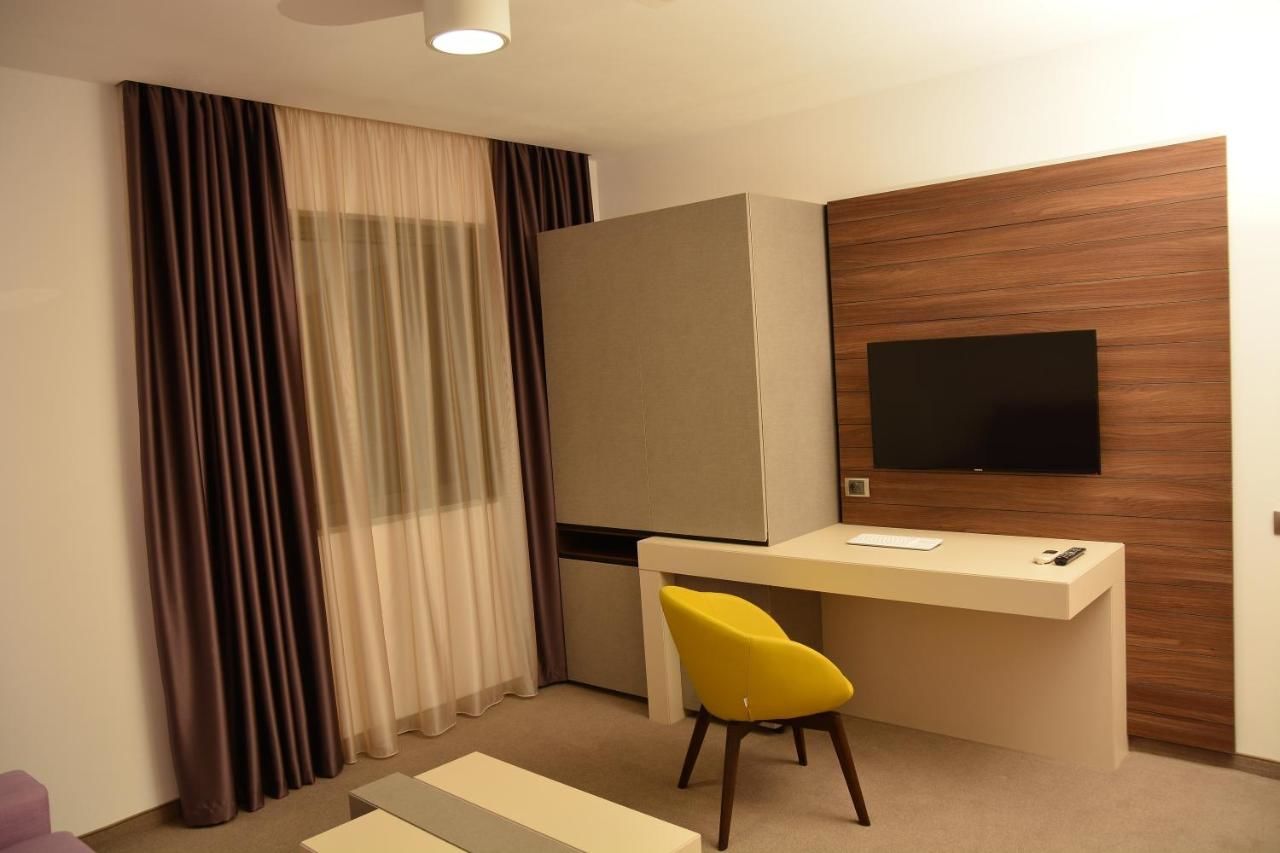 Отель Hotel Lux Divina Брашов-34