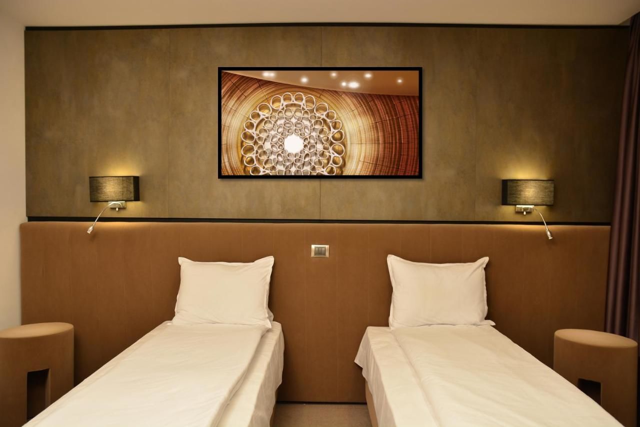 Отель Hotel Lux Divina Брашов-37