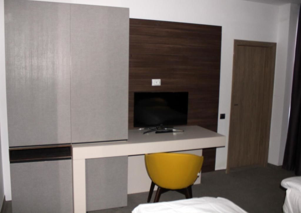 Отель Hotel Lux Divina Брашов-53