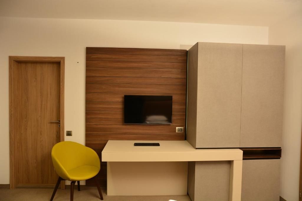Отель Hotel Lux Divina Брашов-56